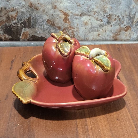 Vintage Salt and Pepper Shakers On Apple Tray - Picture 1 of 15